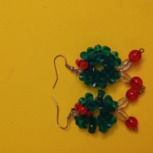 ❤️ Homemade Christmas Wreath Earrings - Picture 1 of 2